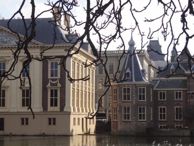 Torentje / Mauritshuis / voormalige ministerie van Kolonien op de achtergrond